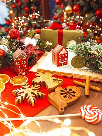 Новогодний набор из 3-х деревянных ёлочных игрушек из дуба Варежка Снежинка Ангел